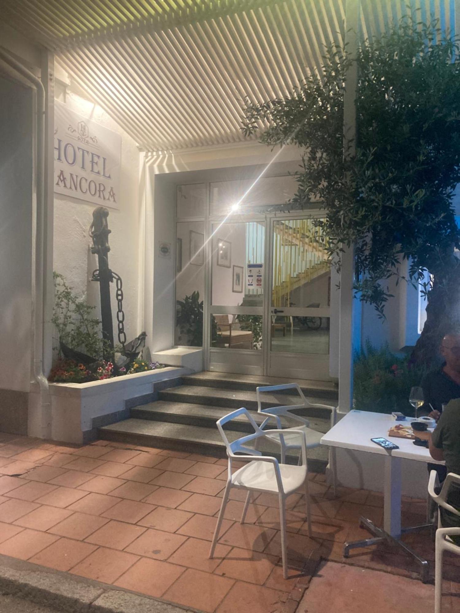 Hotel L'Ancora La Caletta Exteriér fotografie